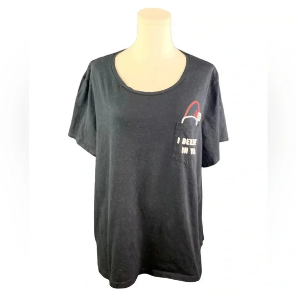 Old Navy "I Believe in You" Santa Black Tee (Size XXL) - Picture 1 of 3